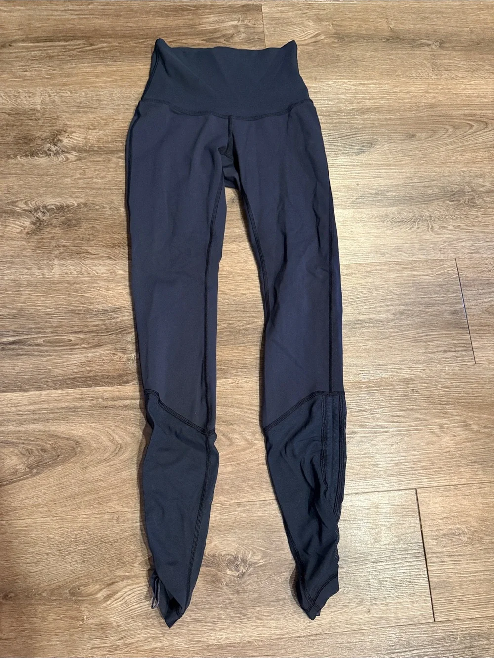 Lululemon Navy High-Rise Cinch Leggings with Mesh Size 4